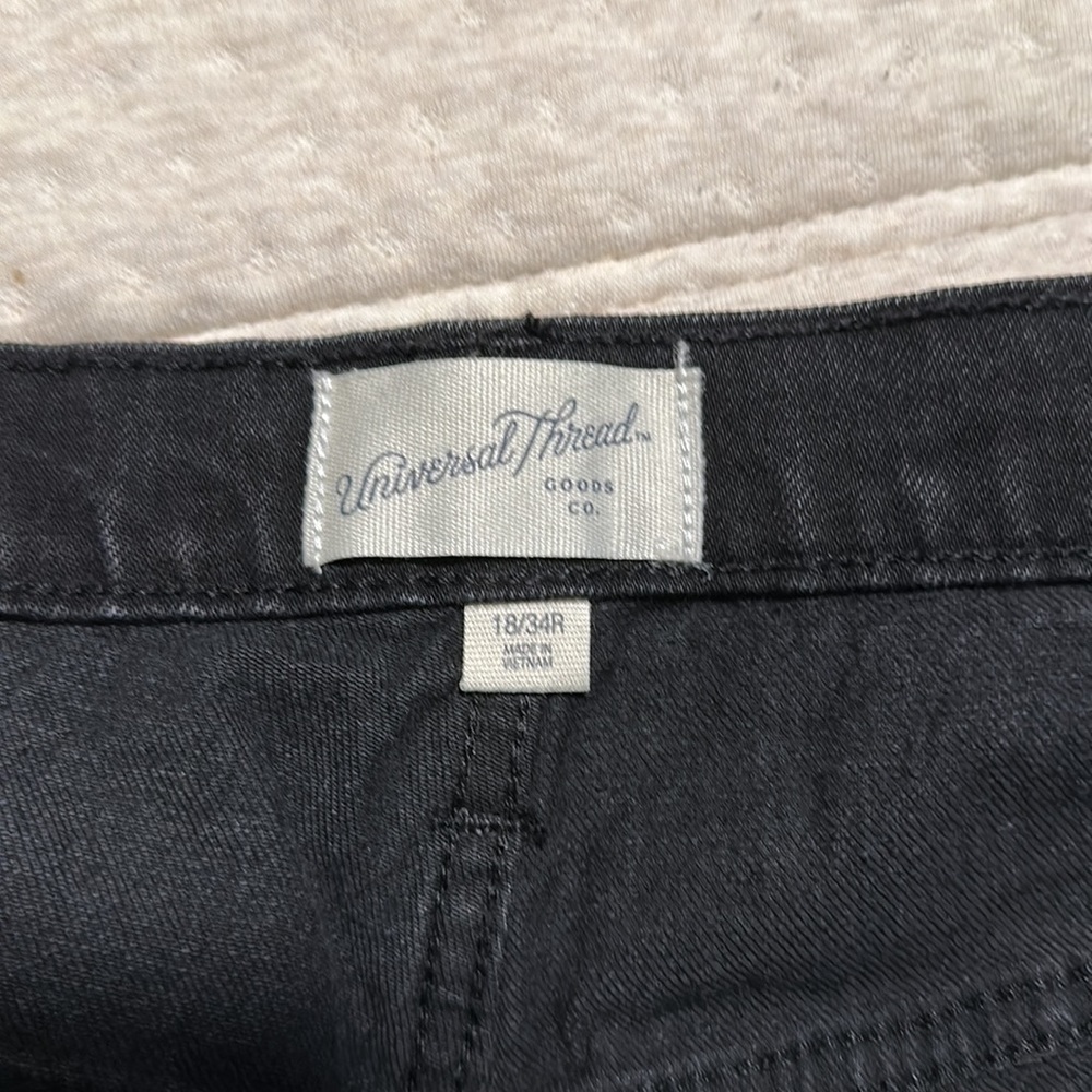 Black, Lightly Distressed, Universal Thread Jeans… - image 4